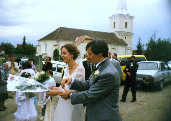 Dacian și Valerie Cioloș, în 2000, în ziua nunții